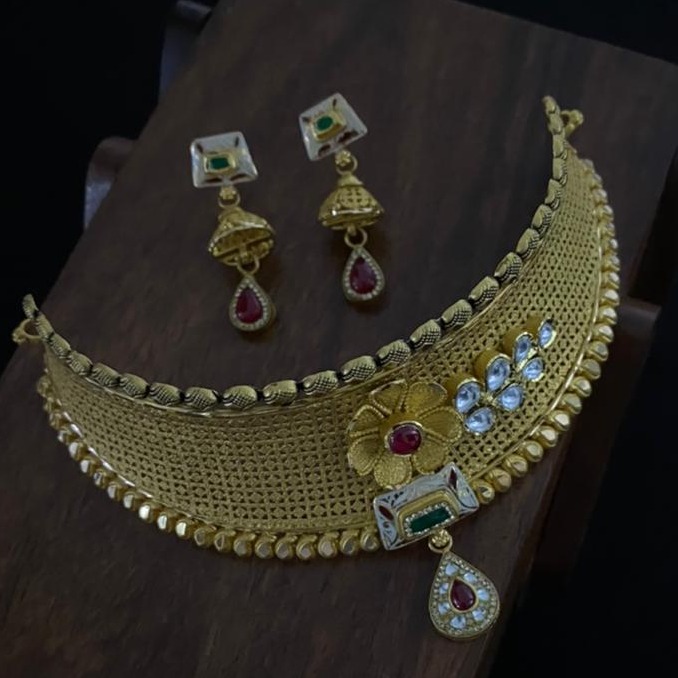 916 Hallmark Traditional Design Gold Necklace Set