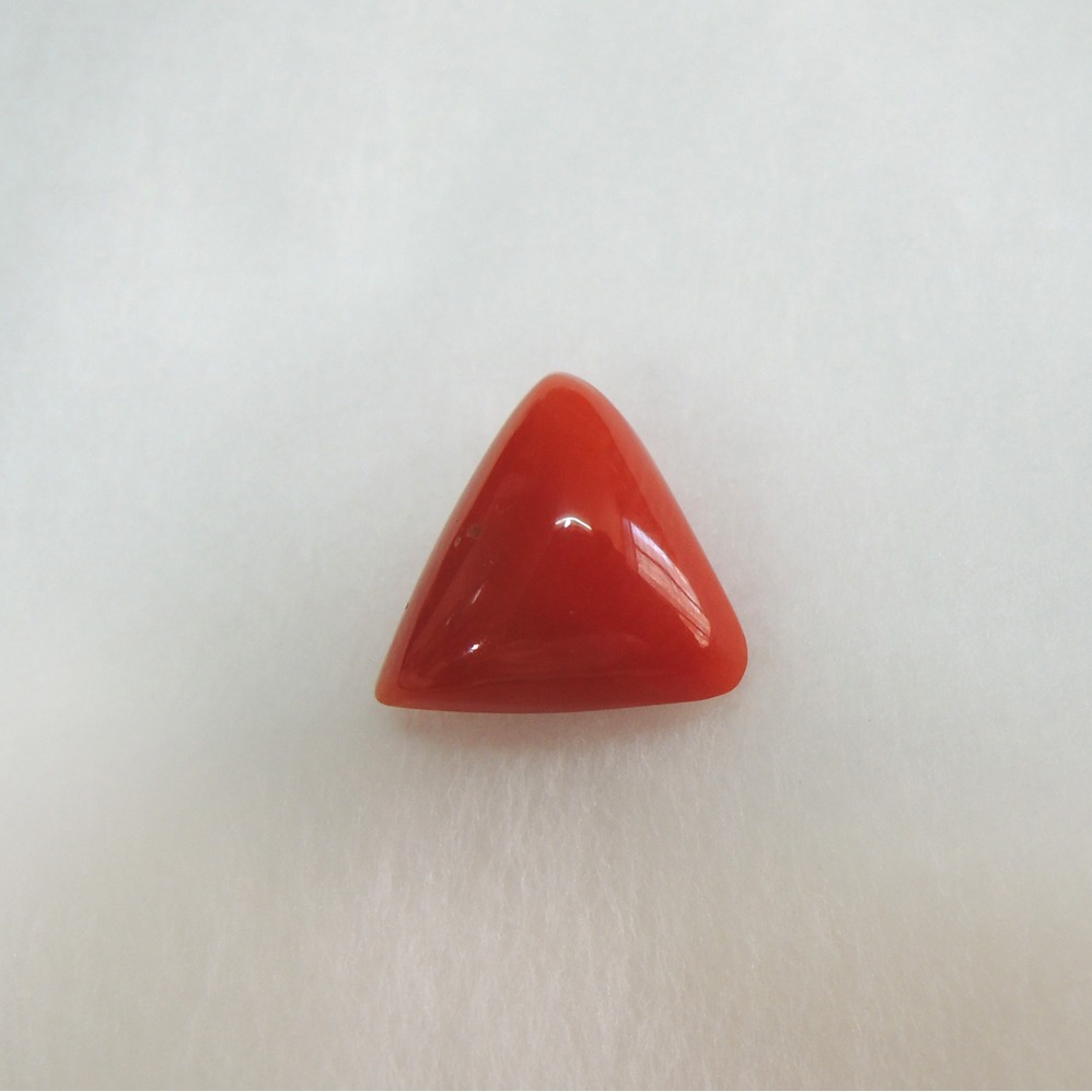 3.14ct (3.45 ratti) triangle natural red-coral (mungaa) KBG-C011