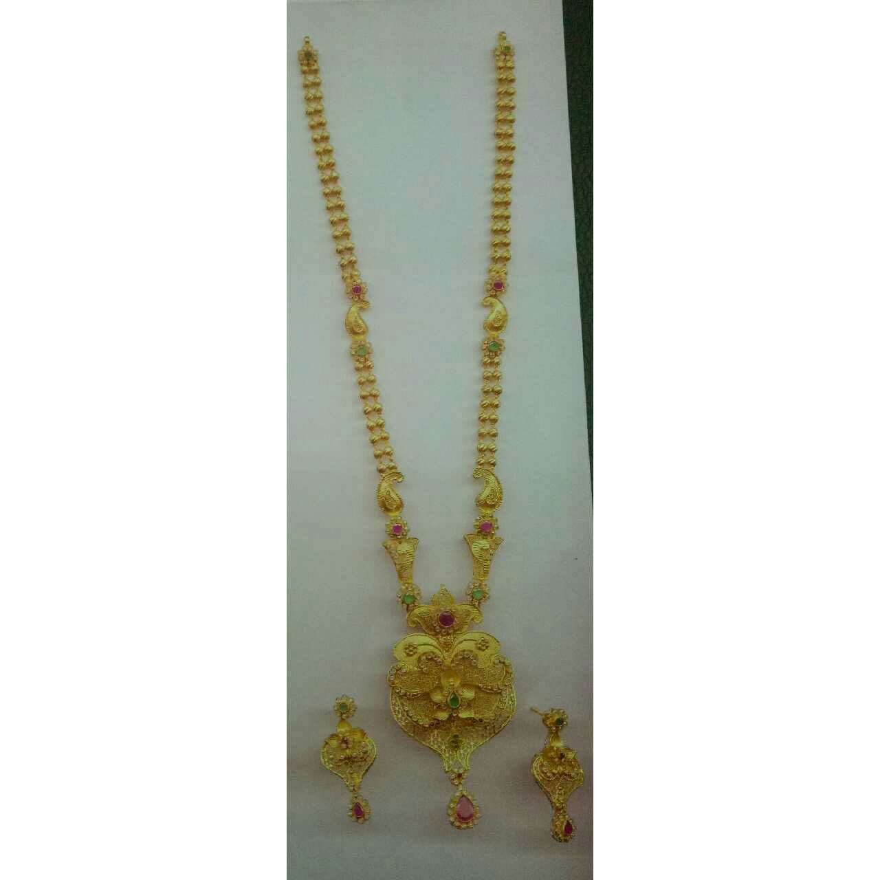 22KT Yellow Gold Ladies Classic Flower Design Necklace Set