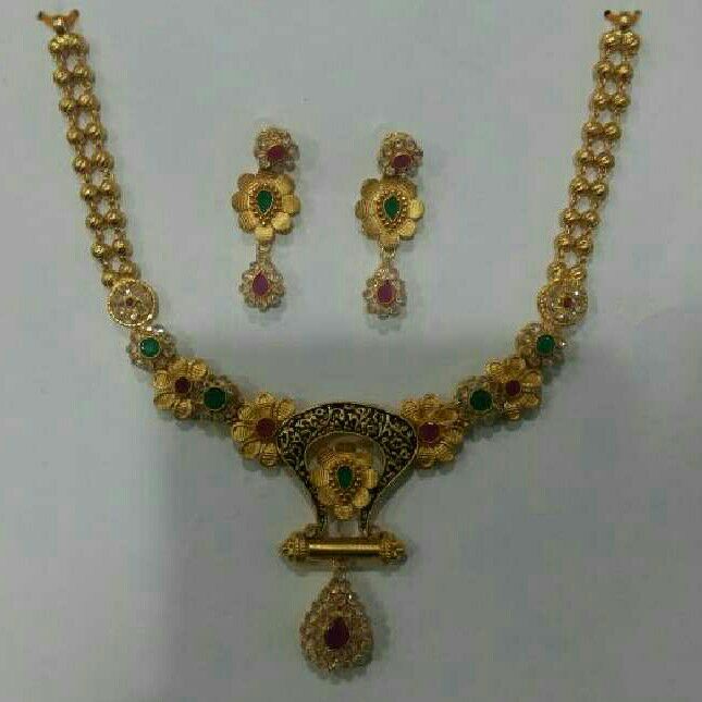 22KT Yellow Gold Ladies Classic Short Necklace Set