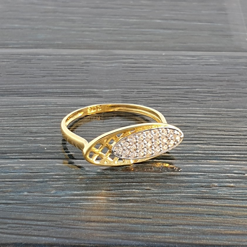 ovel ring