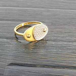 18c yellow gold ladies ring
