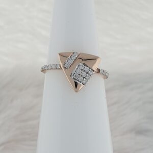 18c ladies ring