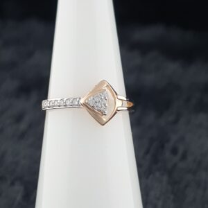 18c diamond ring