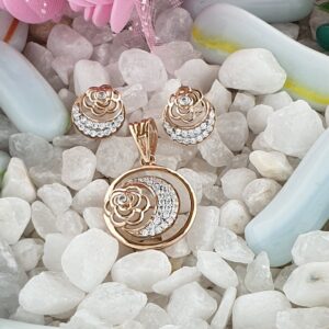 Pendant set