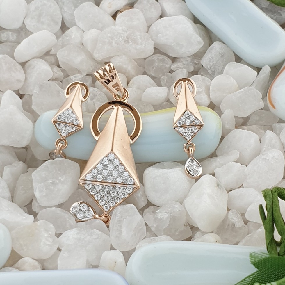 Pendant set