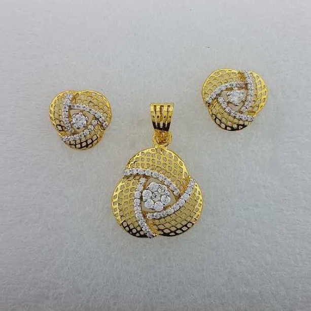 22KT Yellow Gold Ladies Casting Pendant Set