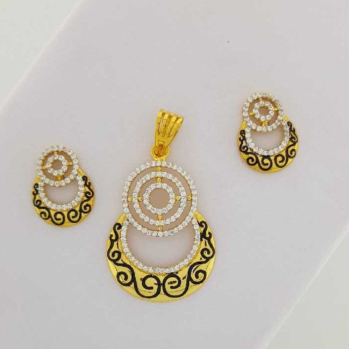 22KT Yellow Gold Ladies Casting Pendant set