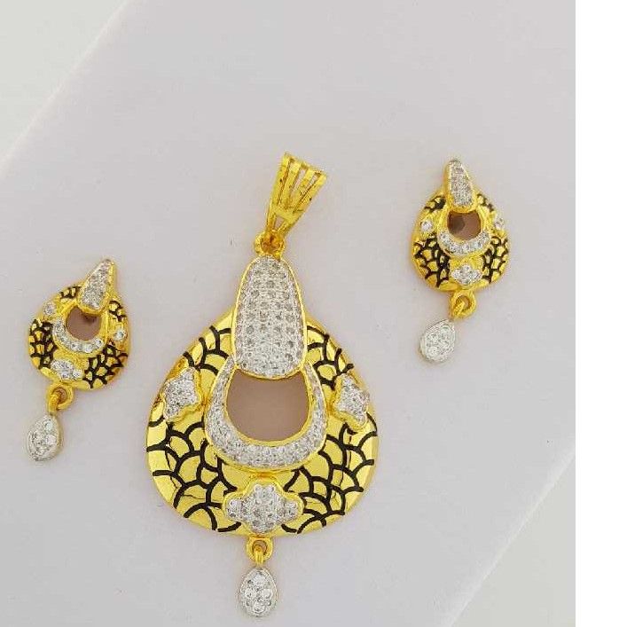 22KT Yellow Gold Gents Pave Stylish Pendant set