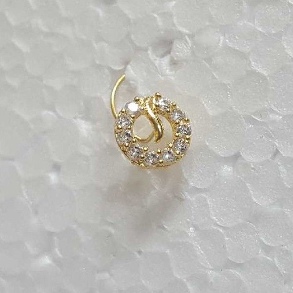 18KT Yellow Gold Designer Diamond Nosepin (Nath)