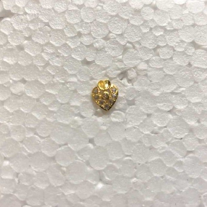 18K Gold Diamond Heart Shaped Nosepin