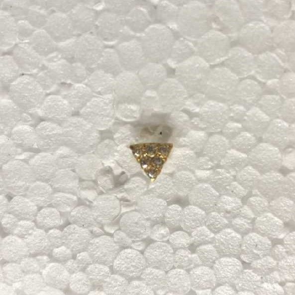 18k Gold Ladies Triangle Diamond Nosepin