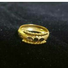 22K Gold Ladies Indian Fancy Ring Yellow