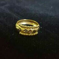 22K Gold Ladies Indian Fancy Ring Yellow
