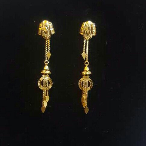 Gold Ladies Vertical Fancy Soidora earrings Yellow