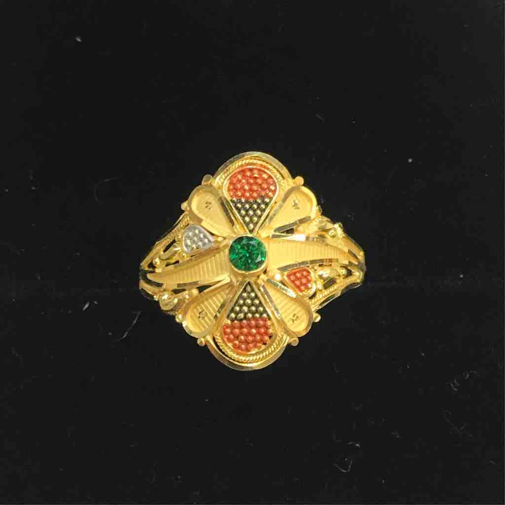 18KT Gold Fancy ladies ring