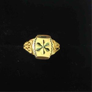 Attractive 750 Gold Gents Ring