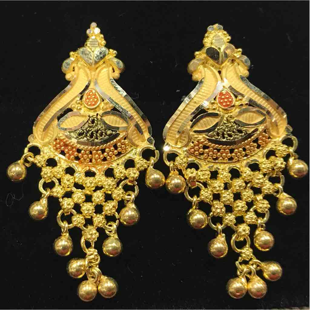 Attractive 750 Yellow Gold Butti