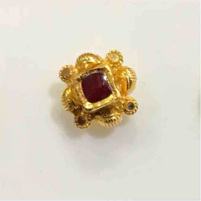 Attractive Gold Nosepin For Ladies