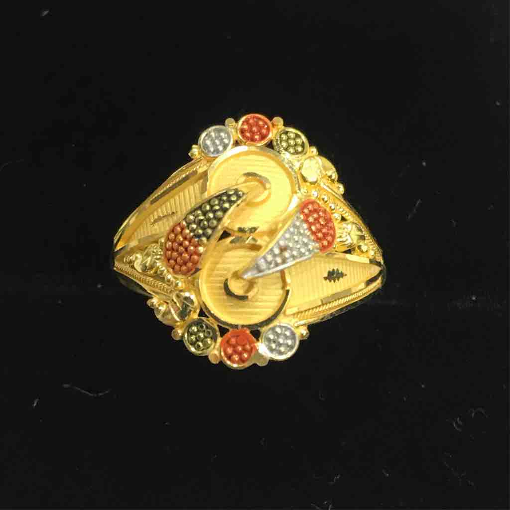 18KT gold ladies ring
