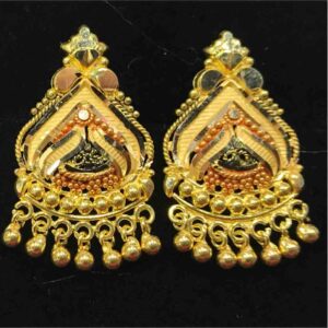 18KT Yellow Gold  Stylish Gold Butti