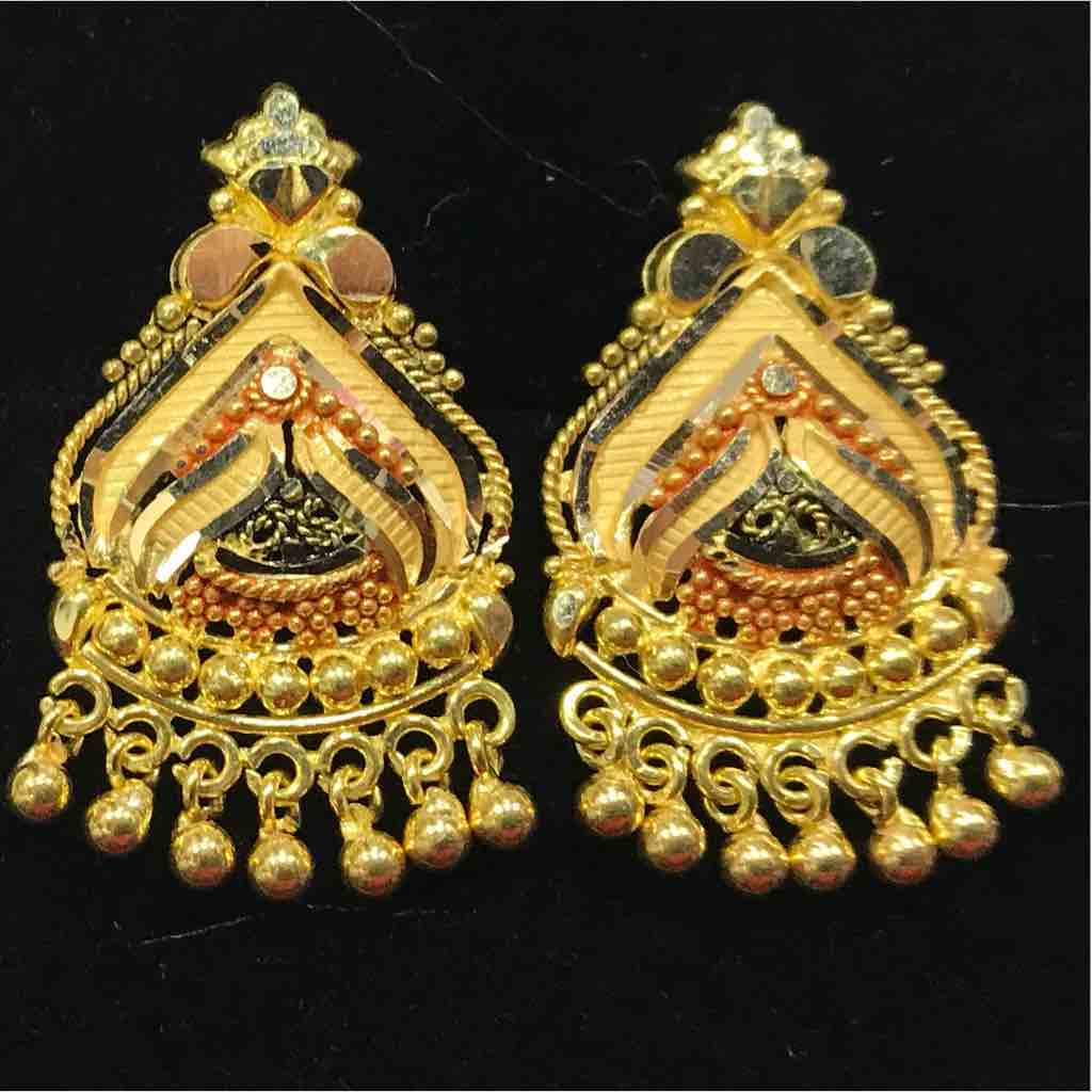 18KT Yellow Gold  Stylish Gold Butti
