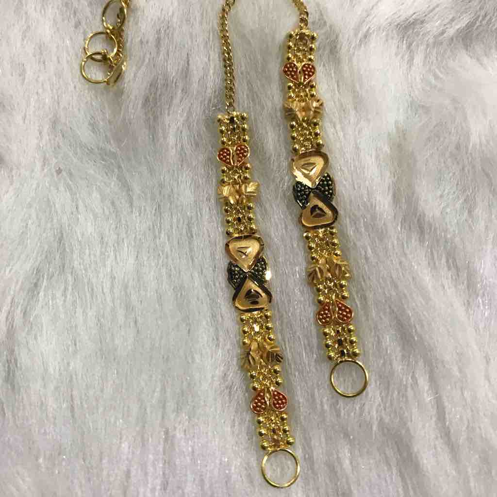18kt Designer Gold Earchain