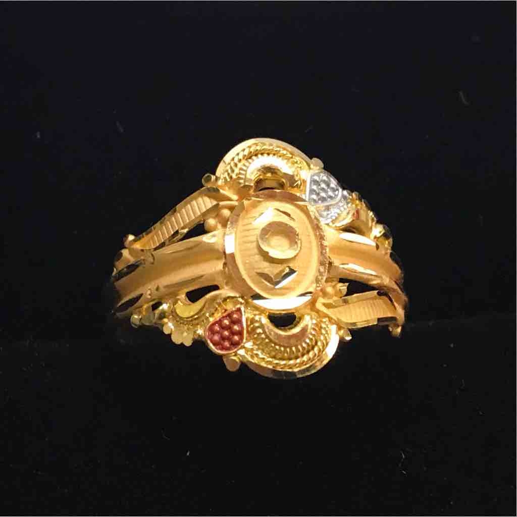 18kt Gold Attractive Ladies Ring