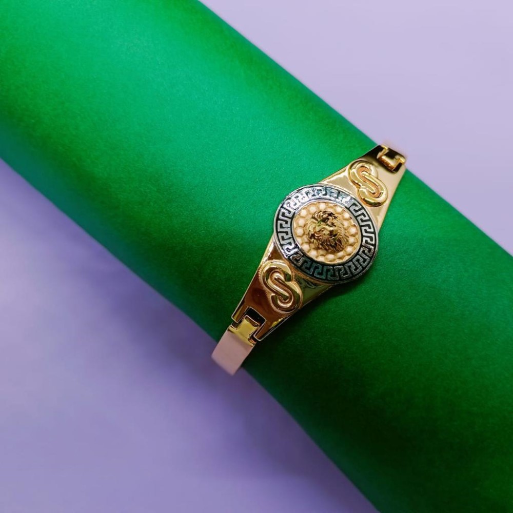 Gold Enduring Gents Bracelet