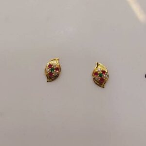Gold casual earring
