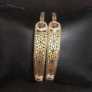 Om design gold Kadli