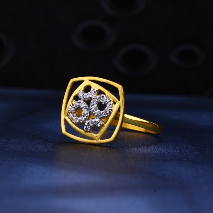 Ladies ring cz 916