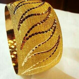 Designer Gold Bangle