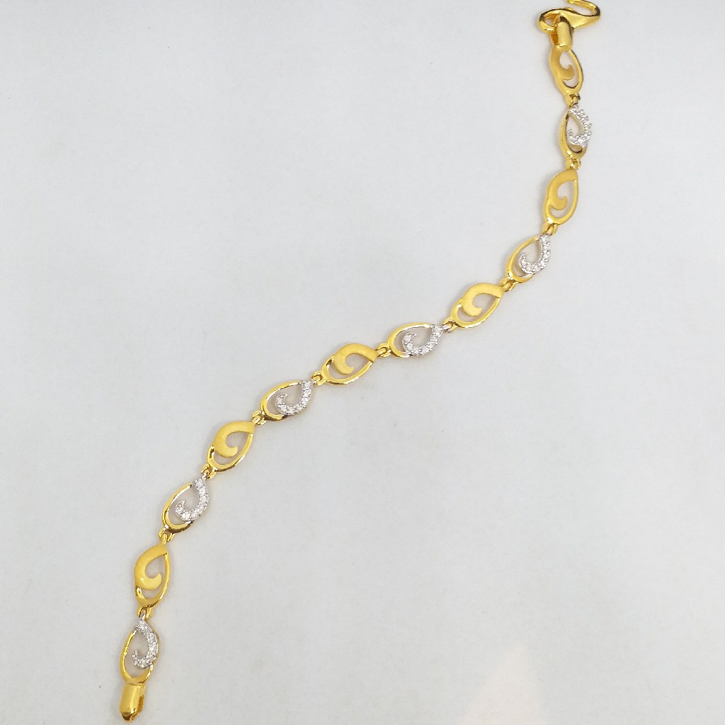 22 KT 916 Hallmark Gold Daimond Fancy ladies party wear ring Bracelet
