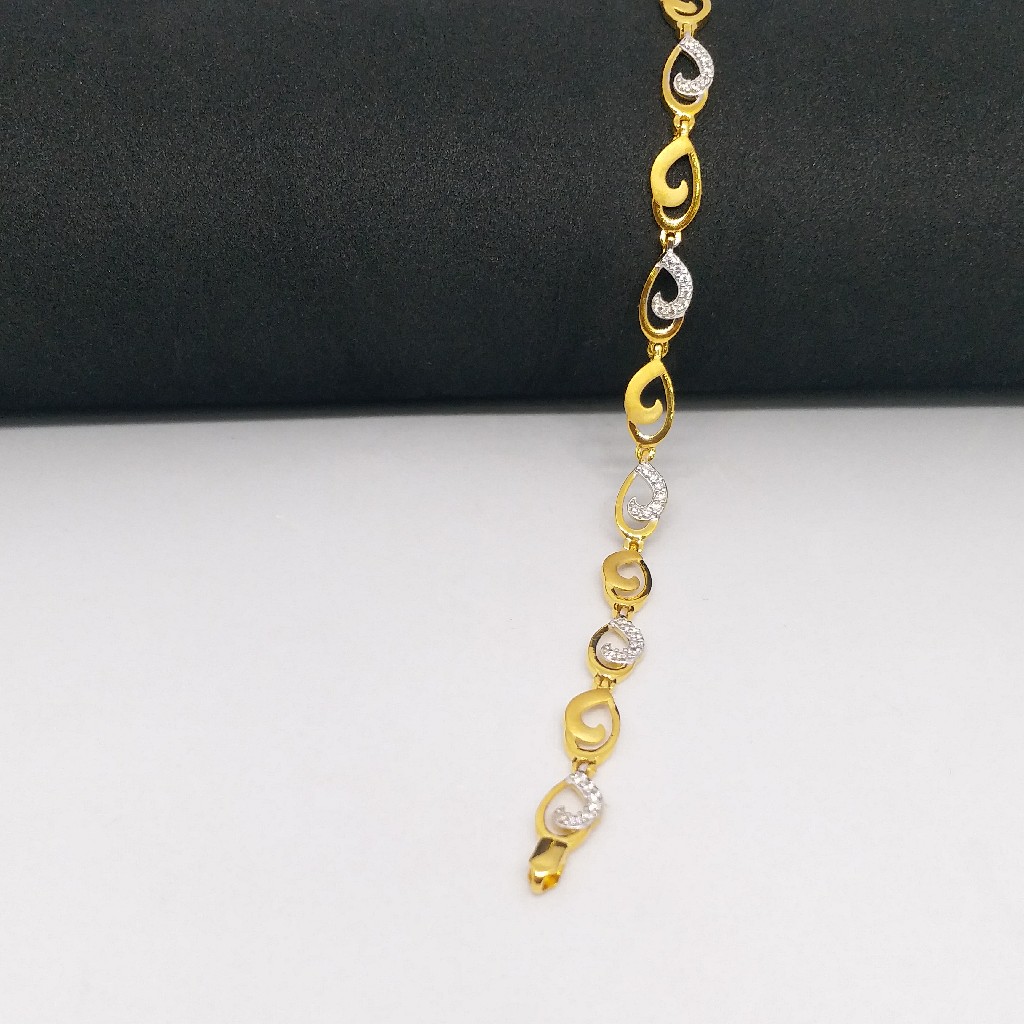 22 KT 916 Hallmark Gold Daimond Fancy ladies party wear ring Bracelet