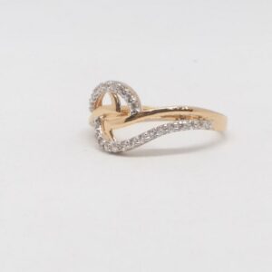 18 KT 750 Hallmark Rose Gold Daimond Fancy Ladies Ring