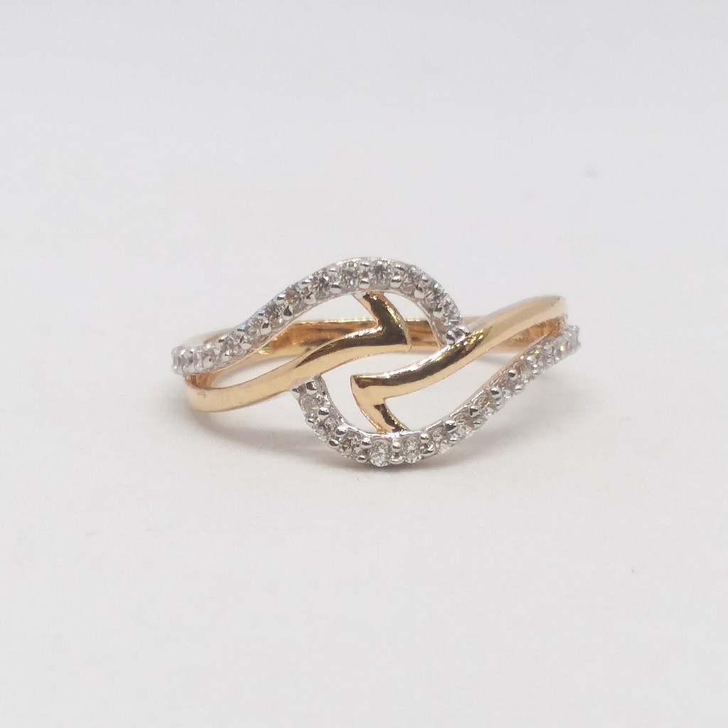 18 KT 750 Hallmark Rose Gold Daimond Fancy Ladies Ring