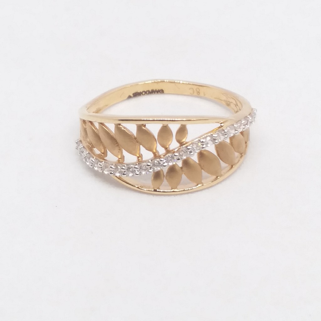 18 KT 750 Hallmark Rose Gold Daimond Fancy mat Ladies Ring