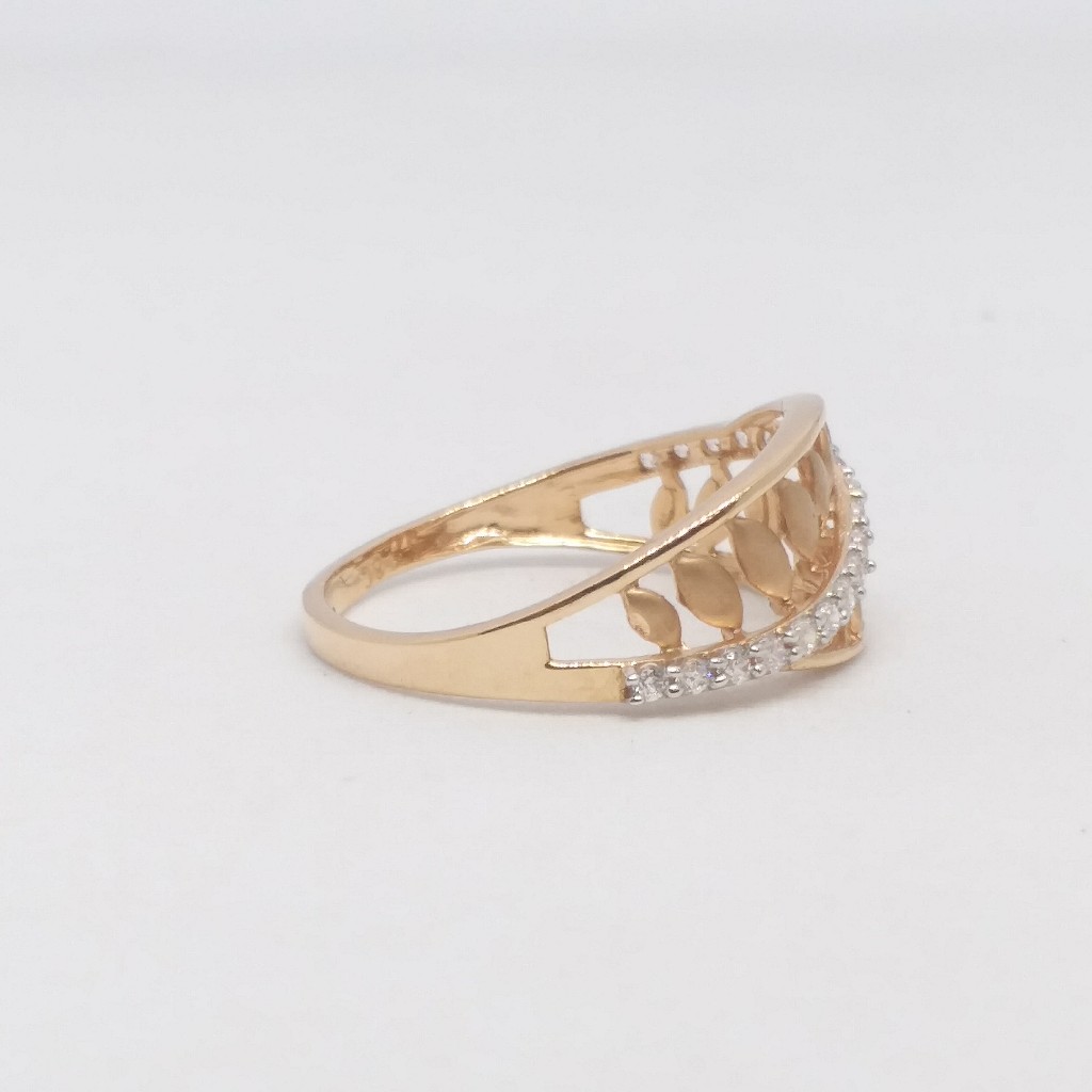 18 KT 750 Hallmark Rose Gold Daimond Fancy mat Ladies Ring