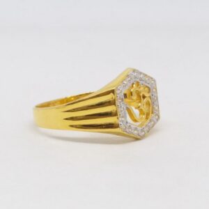 22 KT 916 Hallmark Gold Daimond Fancy om Gents Ring