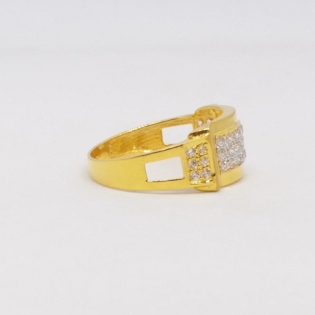 22 KT 916 Hallmark Gold Daimond met Fancy Gents Ring - Image 3