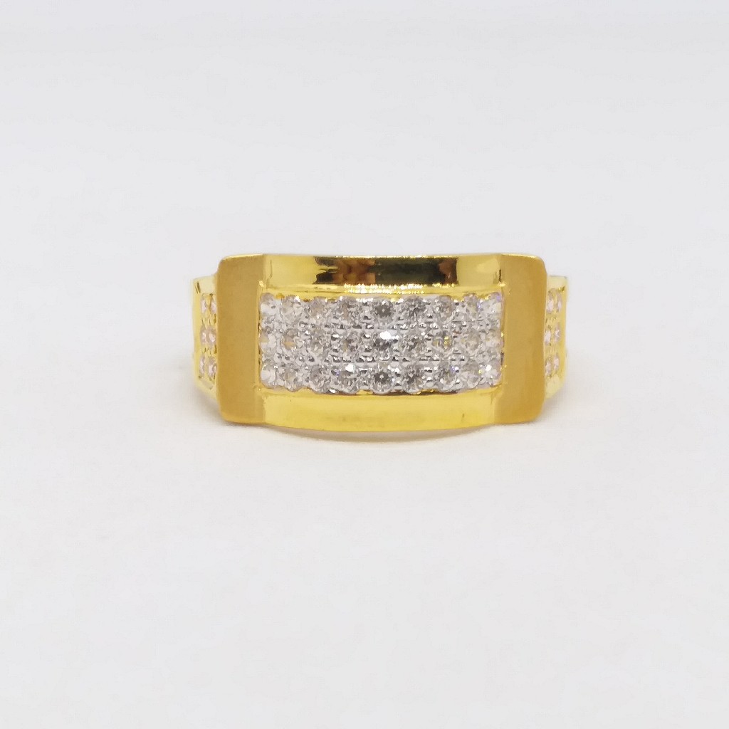 22 KT 916 Hallmark Gold Daimond met Fancy Gents Ring