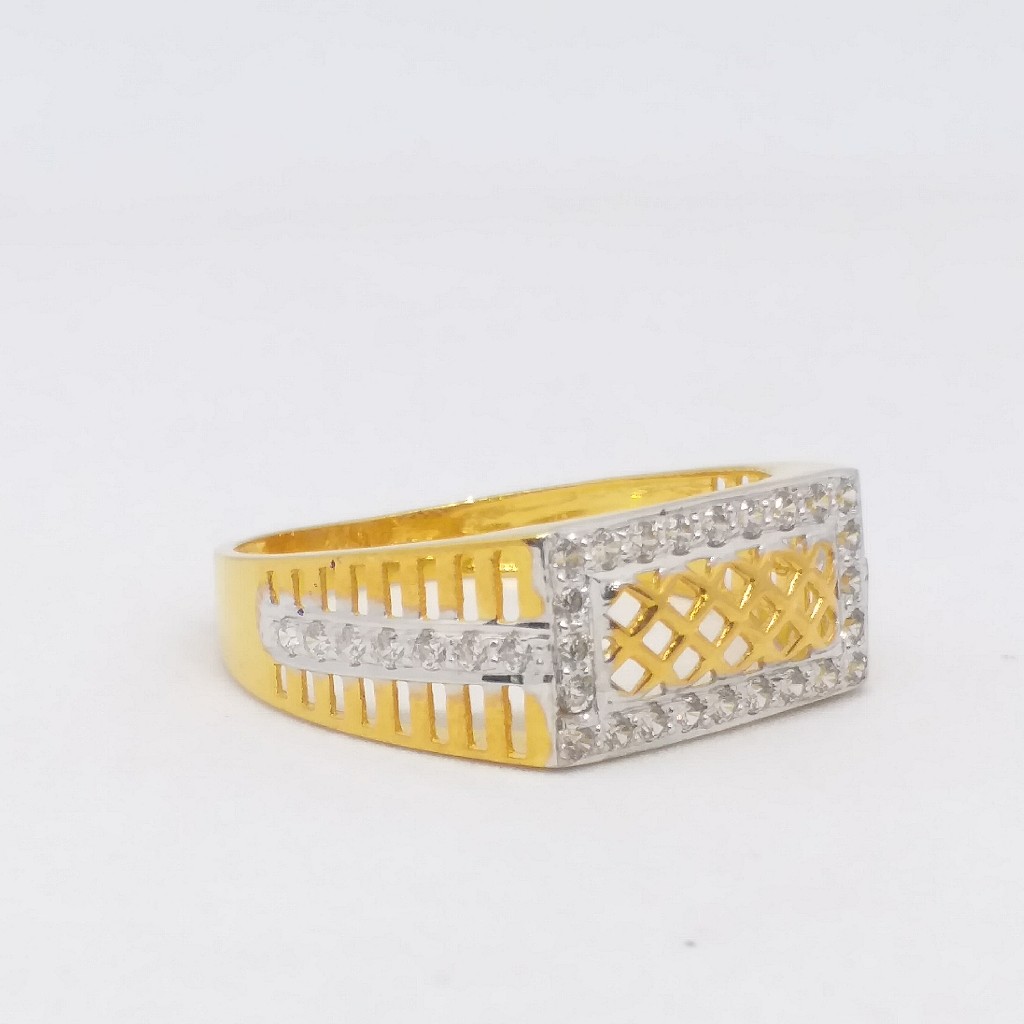 22 KT 916 Hallmark Gold Daimond Fancy Gents Ring - Image 2