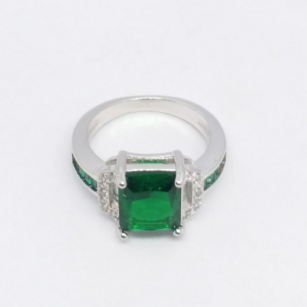925 Sterling silver Green Colour stone diamond ladies ring - Image 4