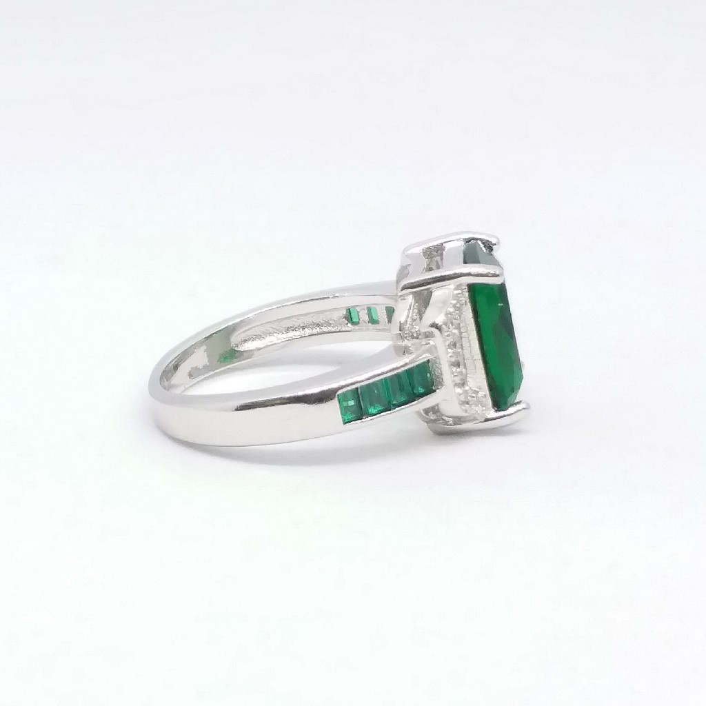 925 Sterling silver Green Colour stone diamond ladies ring - Image 3