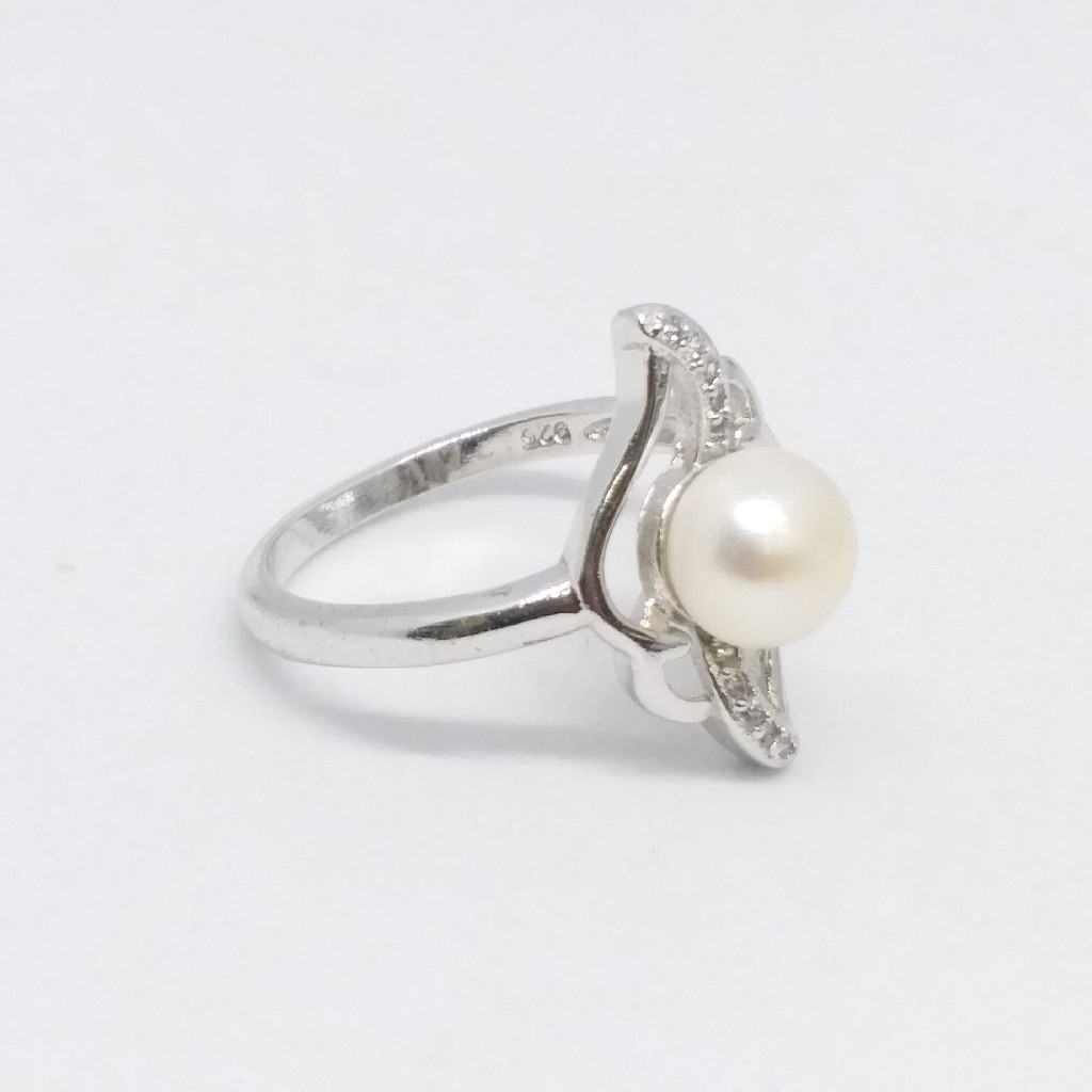 925 Sterling silver pearl fancy ladies ring - Image 2