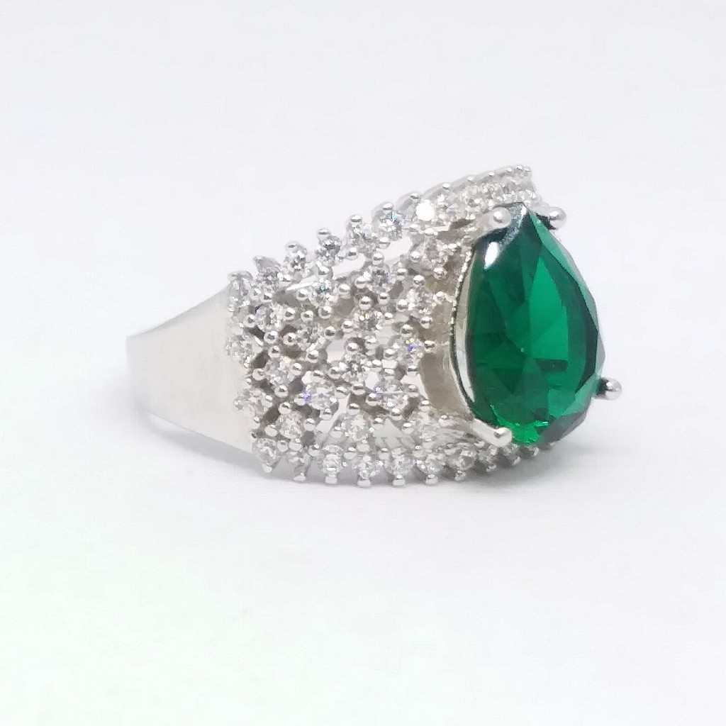 925 Sterling silver Diamond ladies party wear green stone ring