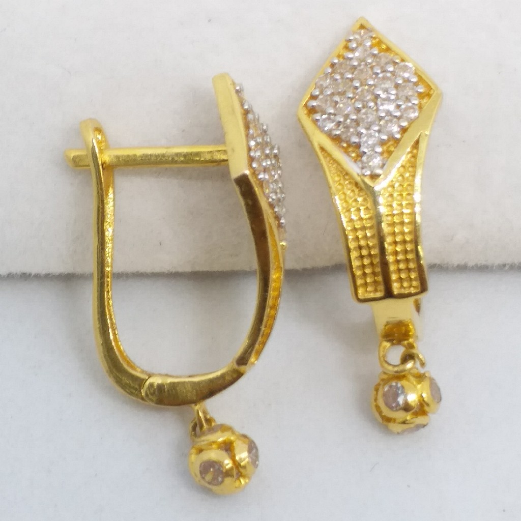 18 KT 750 Gold Daimond long fancy ladies Bali