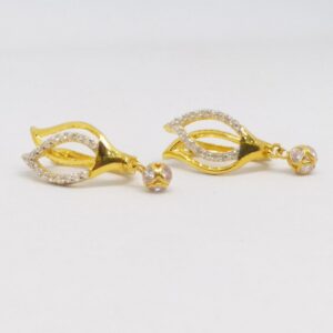 18 KT 750 Gold Daimond Fancy ladies Bali