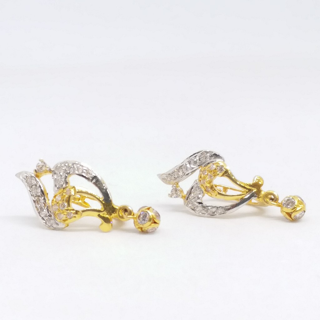 18 KT 750 Gold Daimond Earring type Hanging latkan Bali